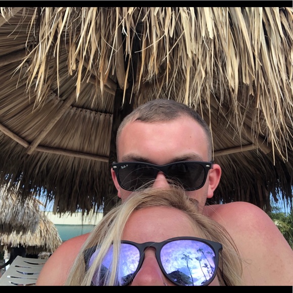 Meet your Posher, Alyssa - Picture 1 of 1